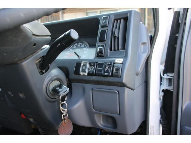 いすゞエルフダブルキャブ（Wキャブ）小型（2t・3t）[写真26]