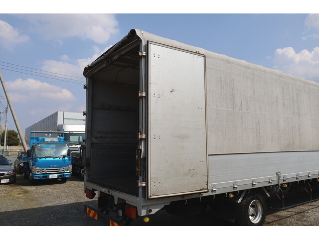 日野レンジャー幌ウイング中型（4t）[写真13]