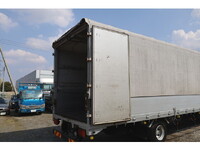 日野レンジャー幌ウイング中型（4t）[写真14]