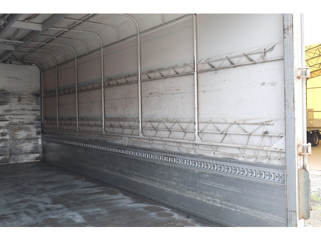 日野レンジャー幌ウイング中型（4t）[写真16]