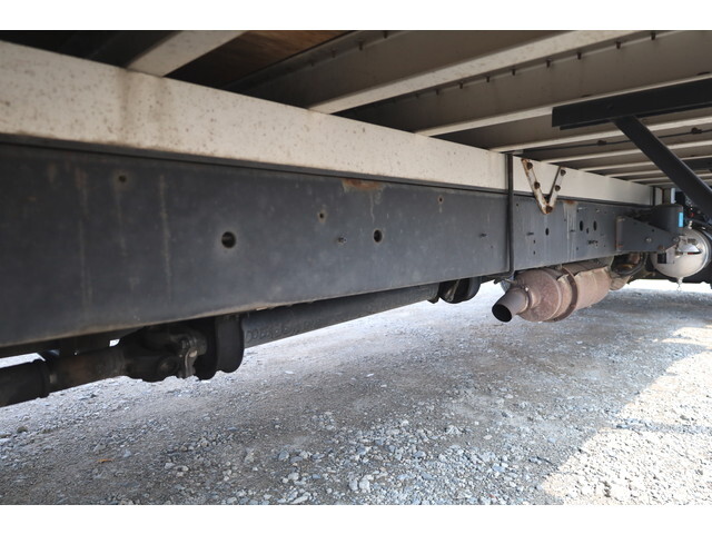 日野レンジャー幌ウイング中型（4t）[写真22]