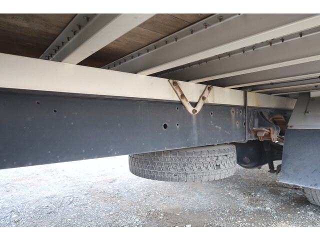 日野レンジャー幌ウイング中型（4t）[写真23]