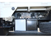 いすゞエルフ平ボディ小型（2t・3t）[写真17]