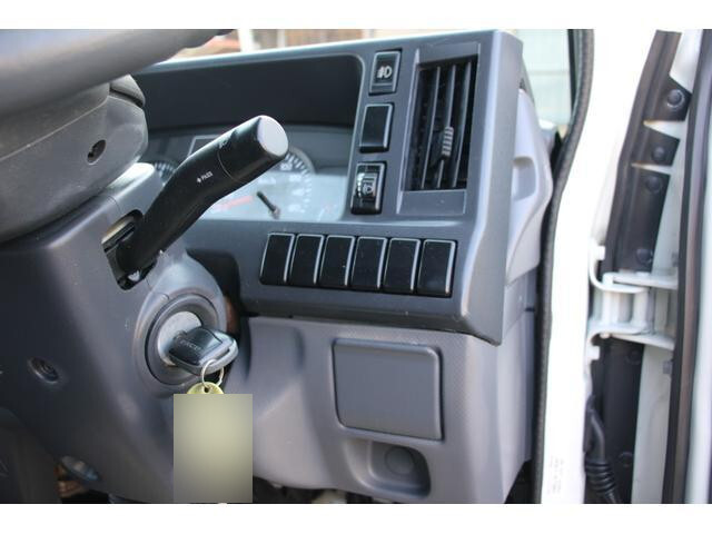 いすゞエルフ平ボディ小型（2t・3t）[写真29]