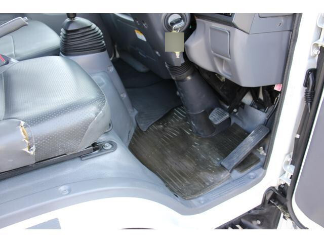 いすゞエルフ平ボディ小型（2t・3t）[写真32]