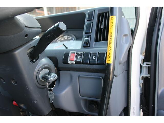 いすゞエルフ高所作業車小型（2t・3t）[写真31]