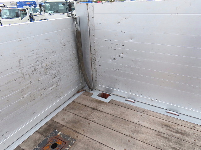 日野プロフィアアルミブロック大型（10t）[写真30]