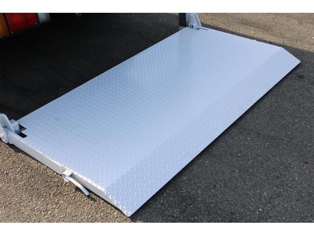 マツダタイタン平ボディ小型（2t・3t）[写真12]