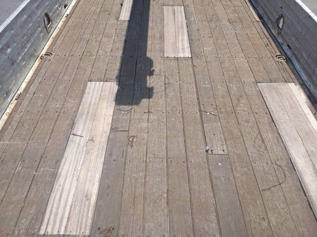 いすゞフォワードクレーン3段増トン（6t・8t）[写真11]