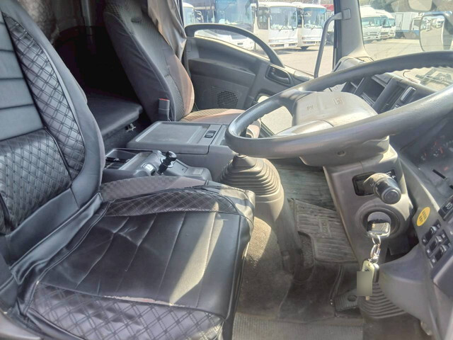 いすゞフォワードクレーン3段増トン（6t・8t）[写真27]