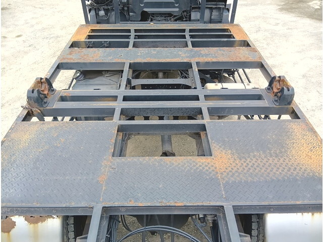 いすゞギガコンテナ専用車大型（10t）[写真09]