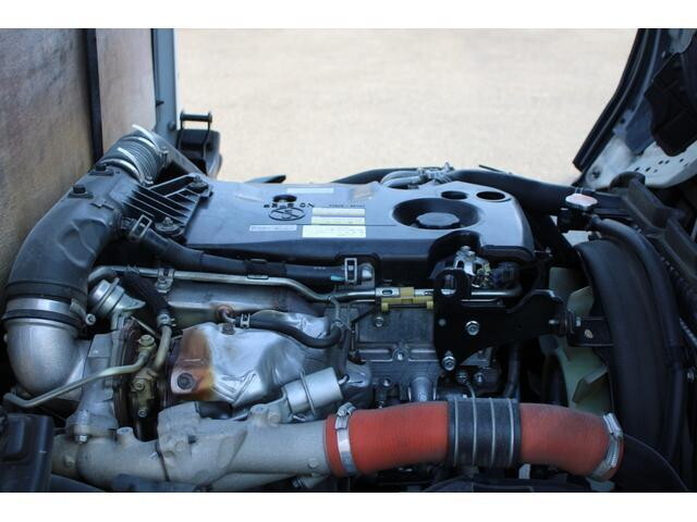 いすゞエルフ平ボディ小型（2t・3t）[写真12]