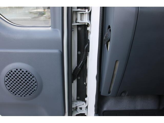 いすゞエルフ平ボディ小型（2t・3t）[写真32]