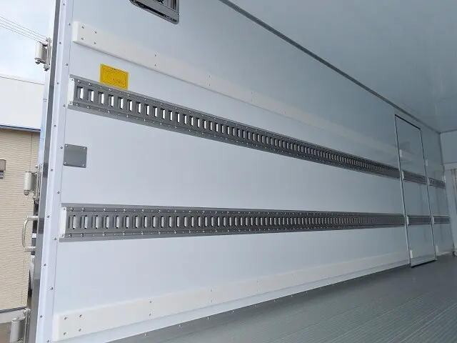 三菱ふそうファイター冷凍車（冷蔵車）中型（4t）[写真21]