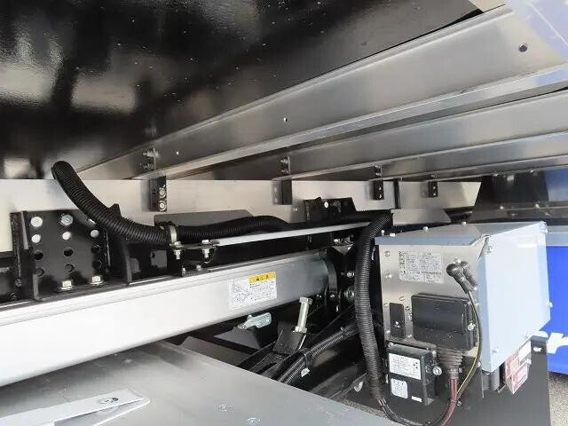 三菱ふそうファイター冷凍車（冷蔵車）中型（4t）[写真36]