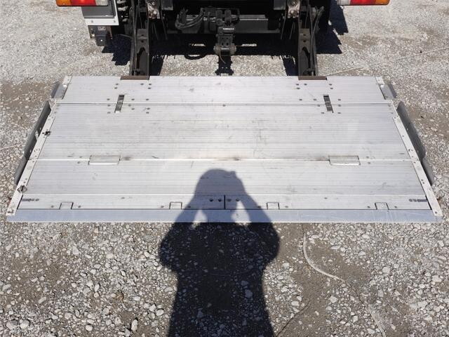 日野デュトロ冷凍車（冷蔵車）小型（2t・3t）[写真12]