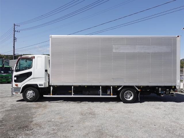 三菱ふそうファイターアルミバン中型（4t）[写真08]