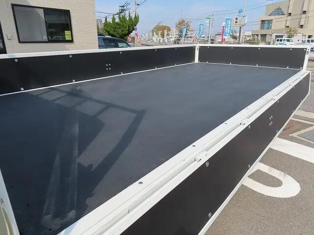 三菱ふそうキャンター平ボディ小型（2t・3t）[写真23]