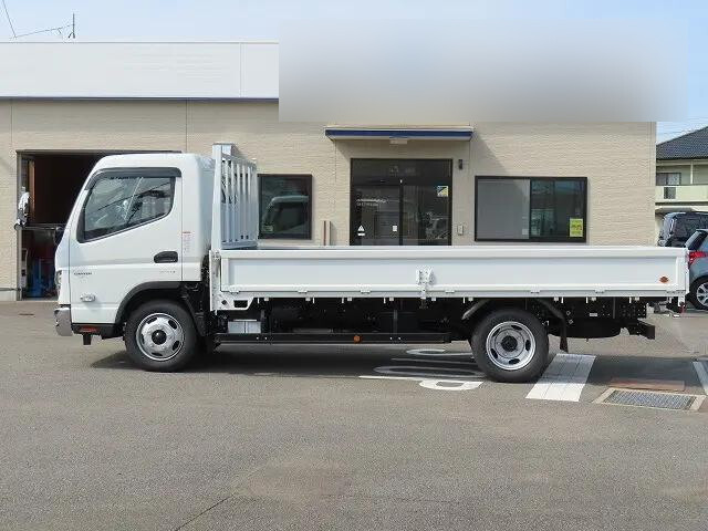 三菱ふそうキャンター平ボディ小型（2t・3t）[写真03]