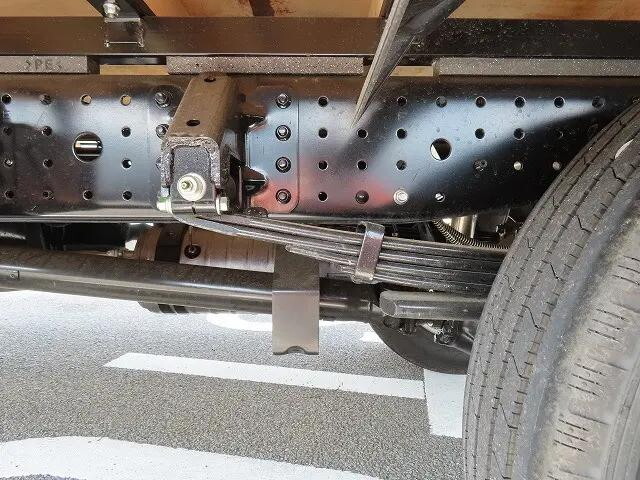 三菱ふそうキャンター平ボディ小型（2t・3t）[写真37]