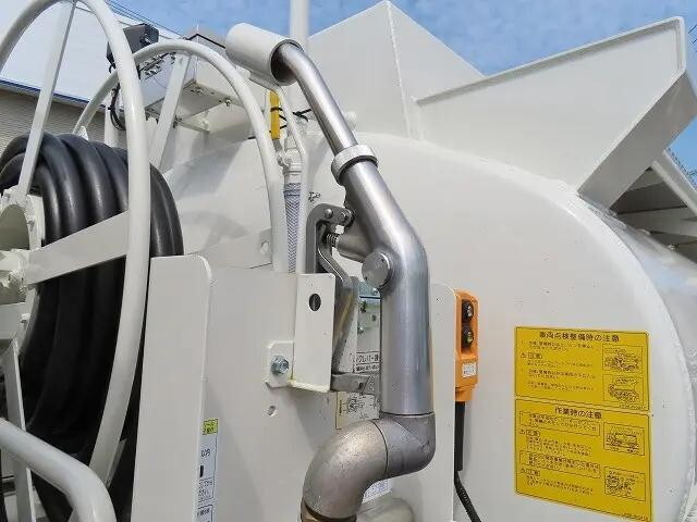 日野デュトロタンク車（タンクローリー）小型（2t・3t）[写真21]