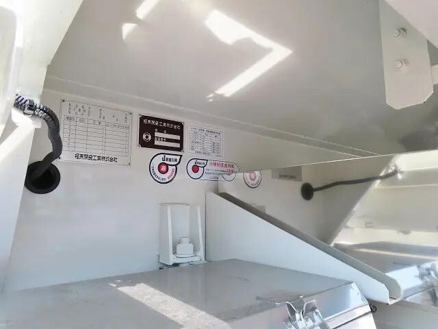 日野デュトロタンク車（タンクローリー）小型（2t・3t）[写真35]