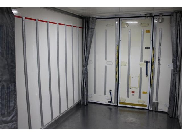 いすゞエルフ冷凍車（冷蔵車）小型（2t・3t）[写真14]