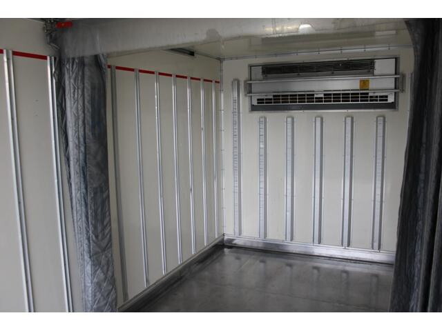 いすゞエルフ冷凍車（冷蔵車）小型（2t・3t）[写真16]