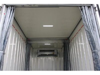 いすゞエルフ冷凍車（冷蔵車）小型（2t・3t）[写真18]