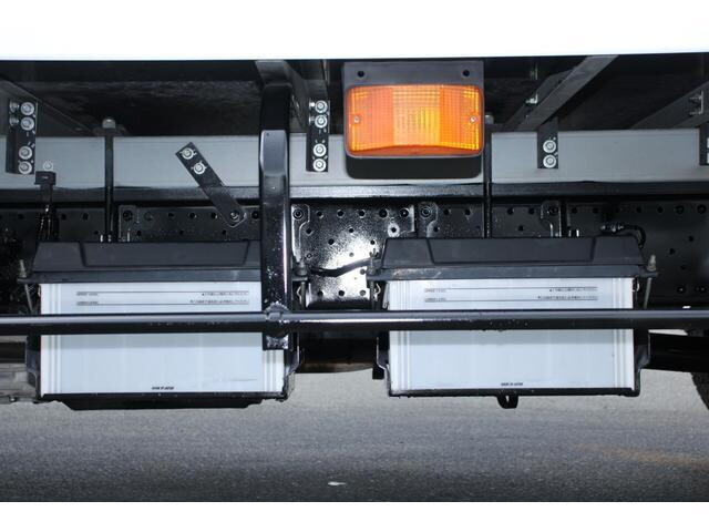 いすゞエルフ冷凍車（冷蔵車）小型（2t・3t）[写真23]