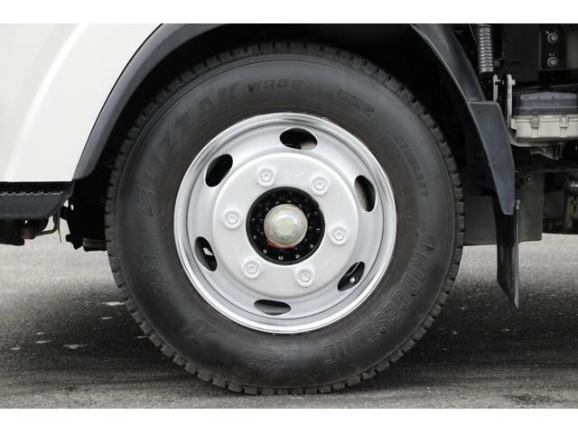 いすゞエルフ冷凍車（冷蔵車）小型（2t・3t）[写真25]