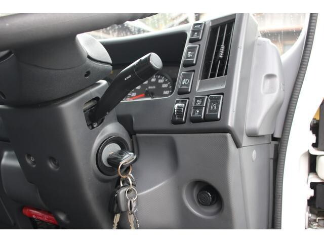 いすゞエルフ冷凍車（冷蔵車）小型（2t・3t）[写真29]