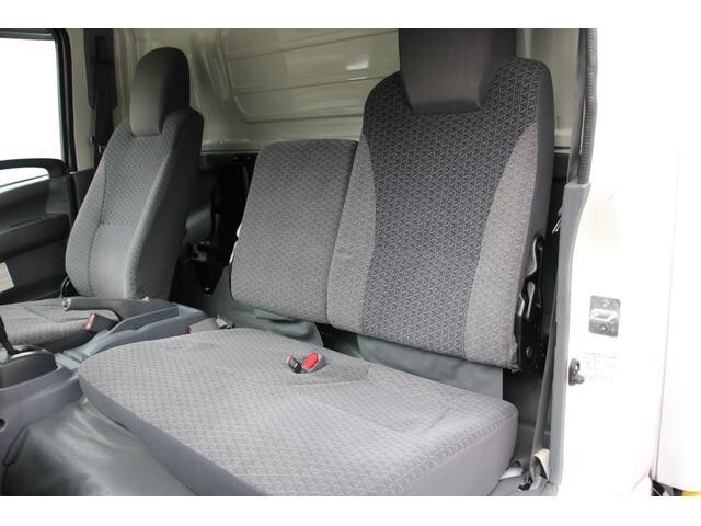 いすゞエルフ冷凍車（冷蔵車）小型（2t・3t）[写真33]