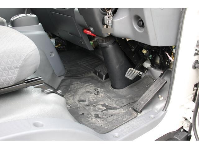 いすゞエルフ冷凍車（冷蔵車）小型（2t・3t）[写真36]