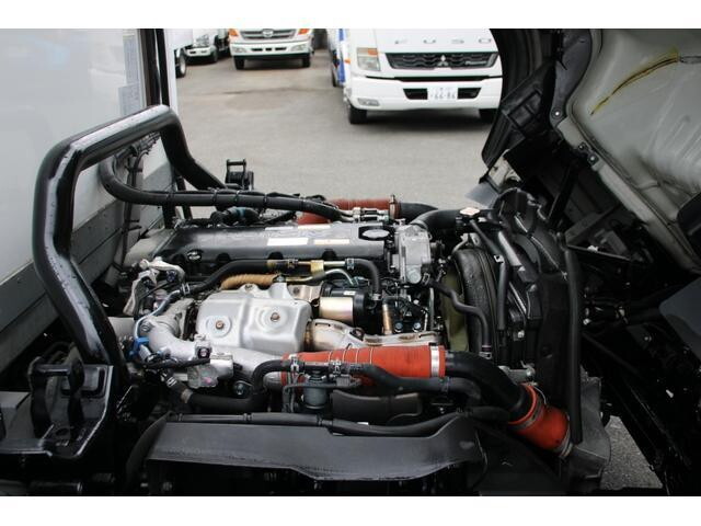 いすゞエルフ冷凍車（冷蔵車）小型（2t・3t）[写真08]