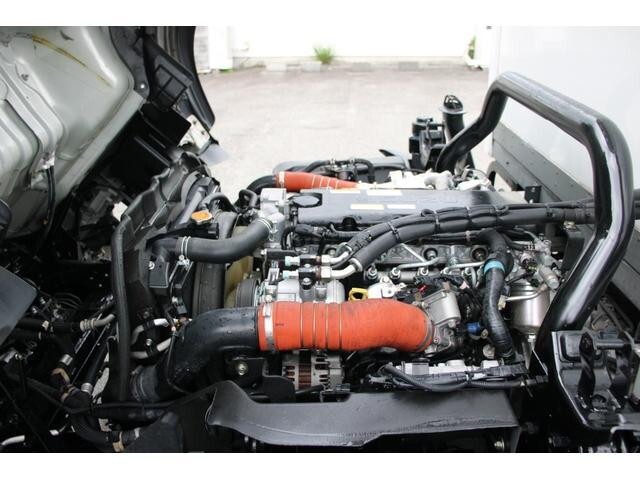 いすゞエルフ冷凍車（冷蔵車）小型（2t・3t）[写真09]