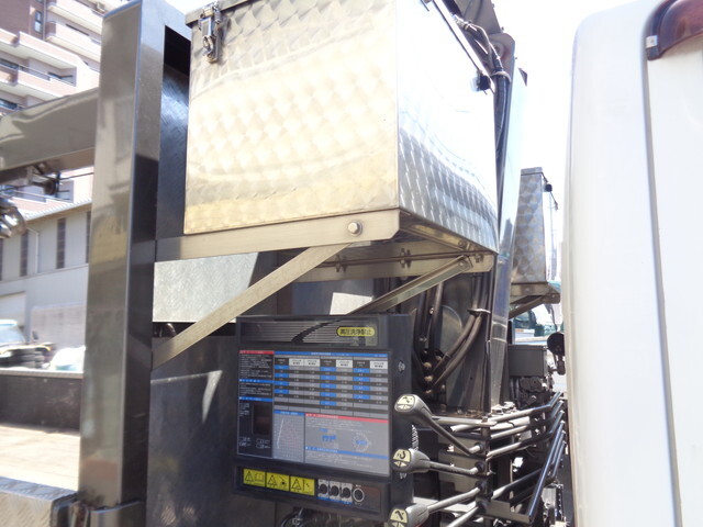 三菱ふそうキャンタークレーン4段小型（2t・3t）[写真18]