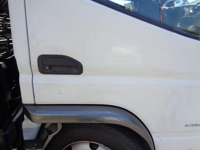 三菱ふそうキャンタークレーン4段小型（2t・3t）[写真21]