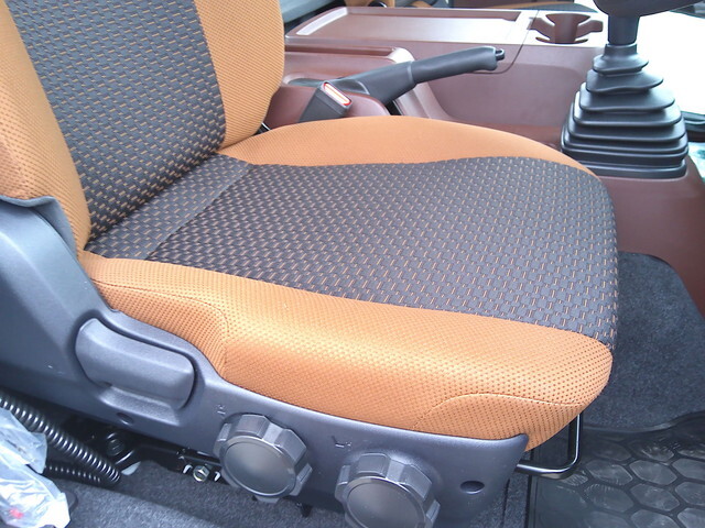 日野レンジャーアルミブロック中型（4t）[写真22]