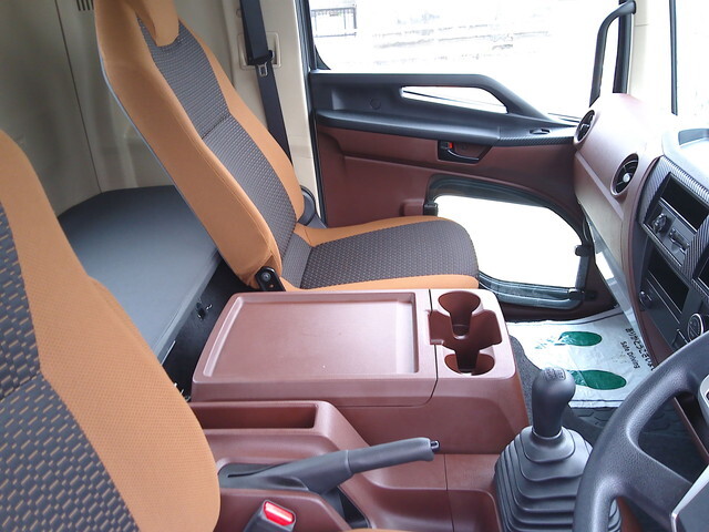 日野レンジャーアルミブロック中型（4t）[写真25]