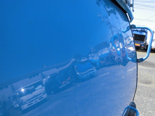 いすゞエルフパッカー車（塵芥車）小型（2t・3t）[写真21]