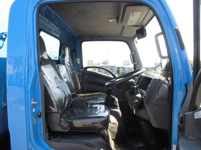 いすゞエルフパッカー車（塵芥車）小型（2t・3t）[写真24]