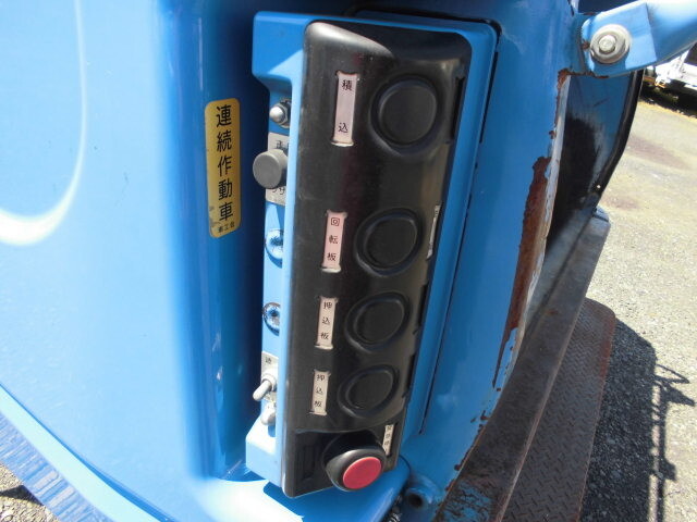 いすゞエルフパッカー車（塵芥車）小型（2t・3t）[写真06]