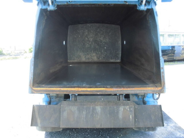 いすゞエルフパッカー車（塵芥車）小型（2t・3t）[写真07]