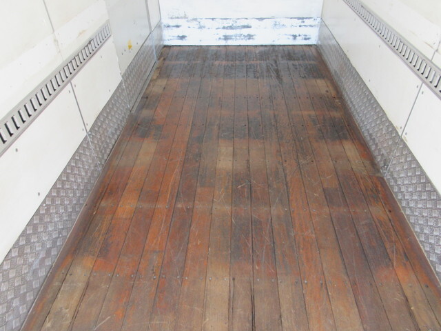 いすゞエルフパネルバン小型（2t・3t）[写真15]