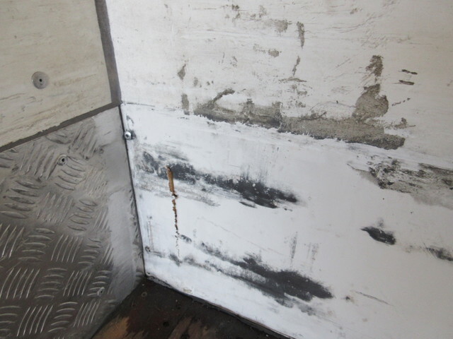 いすゞエルフパネルバン小型（2t・3t）[写真16]