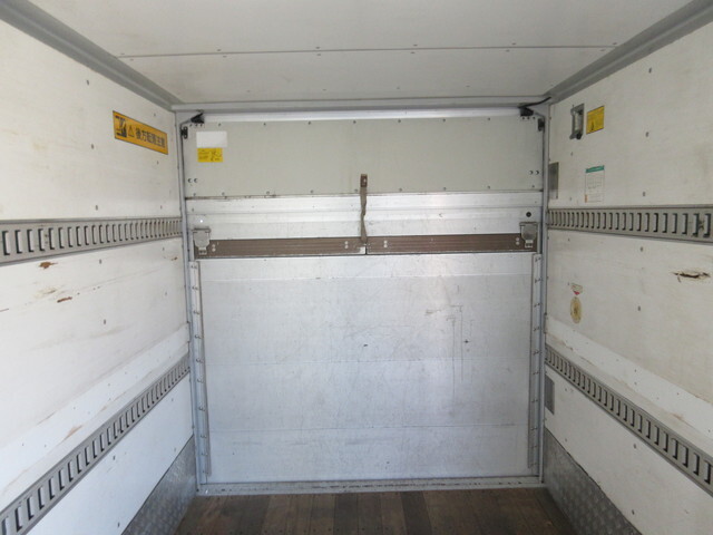 いすゞエルフパネルバン小型（2t・3t）[写真18]