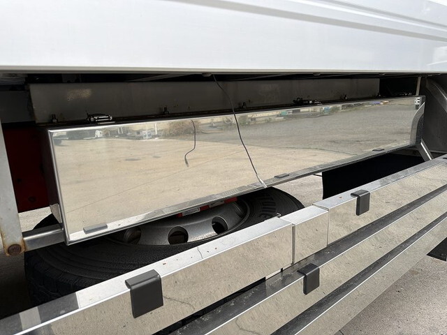 三菱ふそうスーパーグレート冷凍車（冷蔵車）大型（10t）[写真26]