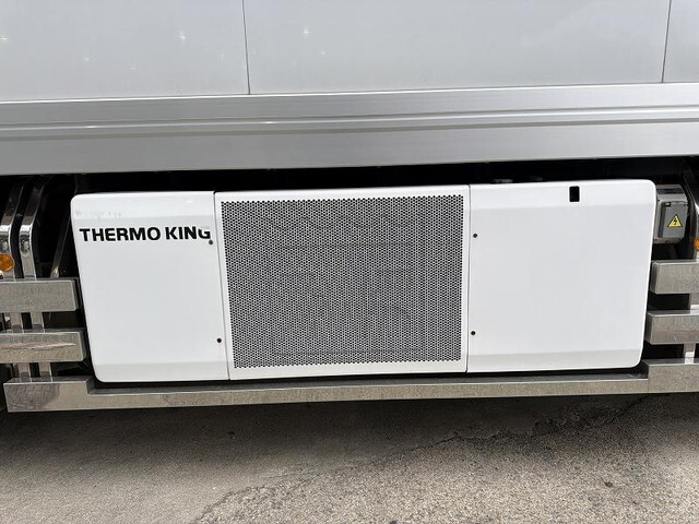 三菱ふそうスーパーグレート冷凍車（冷蔵車）大型（10t）[写真30]