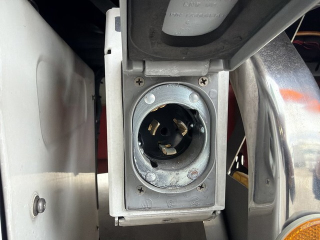 三菱ふそうスーパーグレート冷凍車（冷蔵車）大型（10t）[写真31]